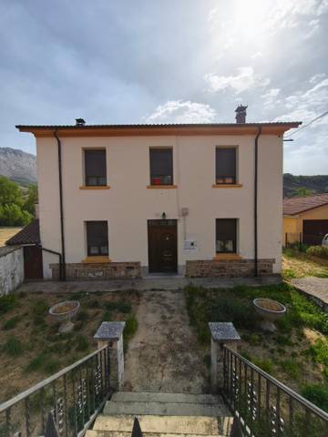 Casa-chalet en Venta en Calle Marcelino Gonzalez, 50 en Vegacervera