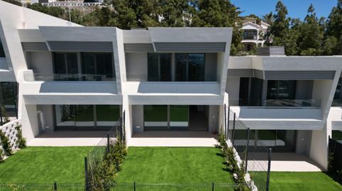 Foto 2 de Casa adosada en venda a Calle Guarás, 4, El Faro de Calaburra - Chaparral, Mijas