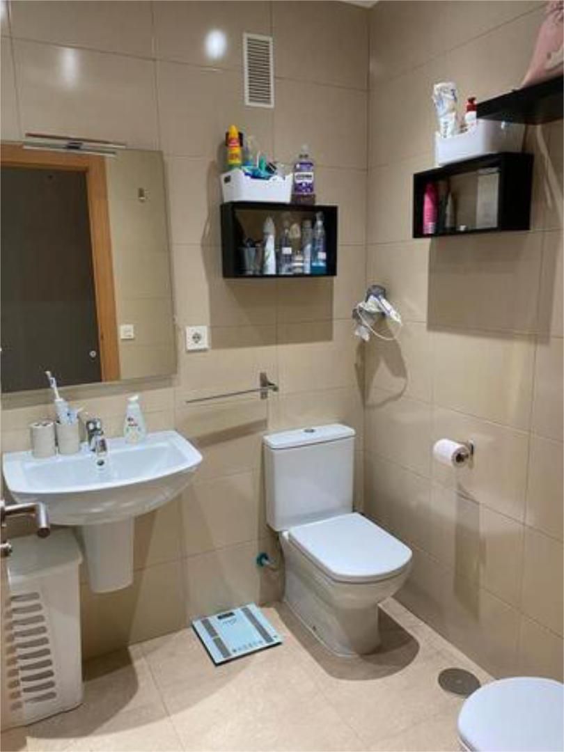 Baño de Piso de alquiler en Roquetas de Mar con Terraza y Amueblado