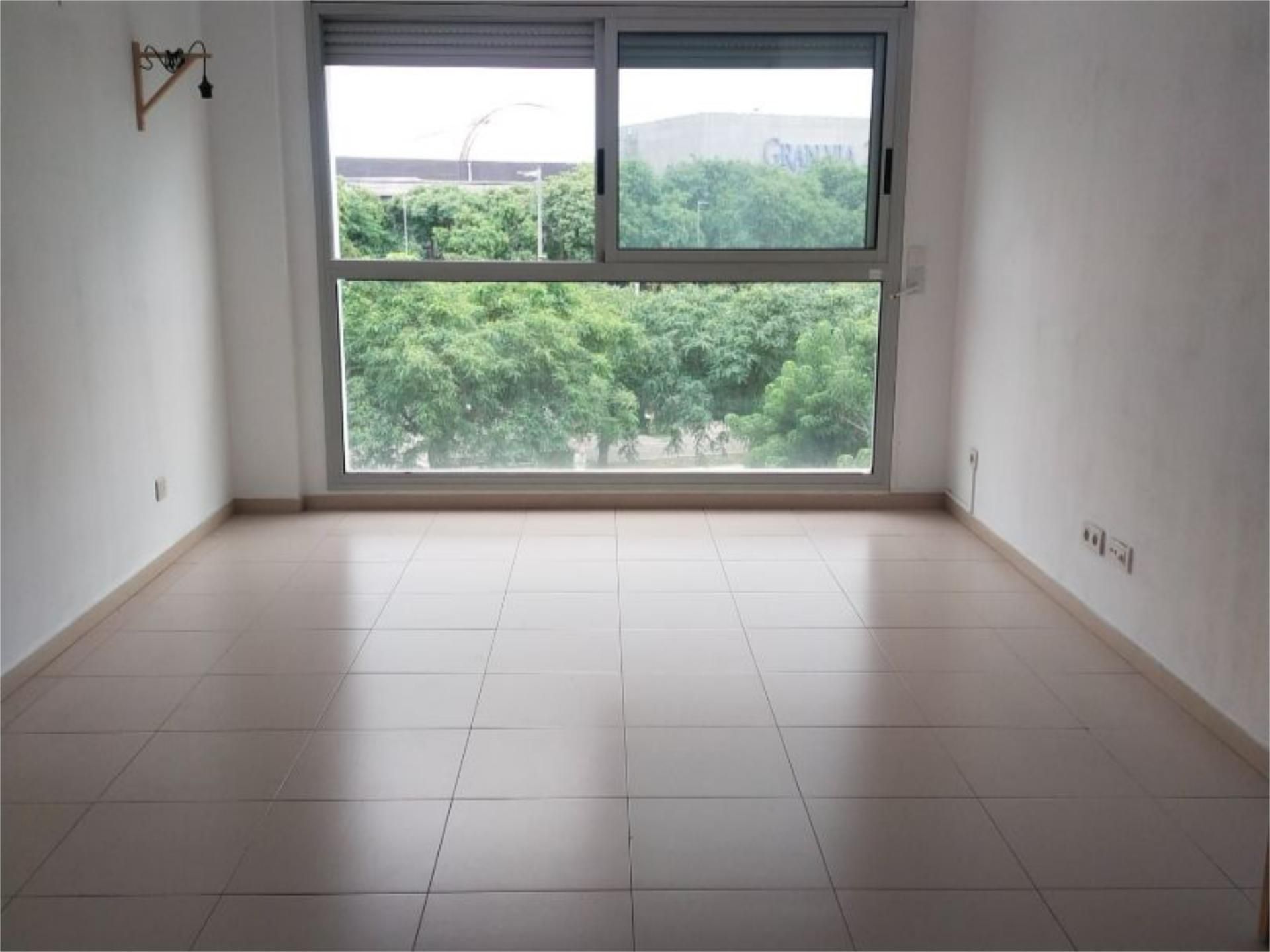Living room of Flat to rent in L'Hospitalet de Llobregat  with Air Conditioner, Heating and Private garden