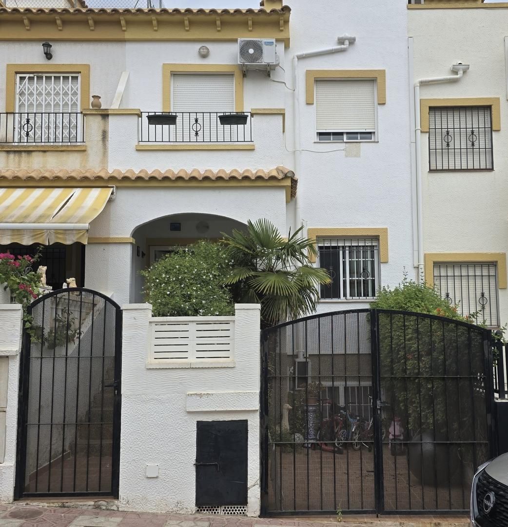 Exterior view of Single-family semi-detached to rent in Santa Pola  with Air Conditioner, Heating and Private garden
