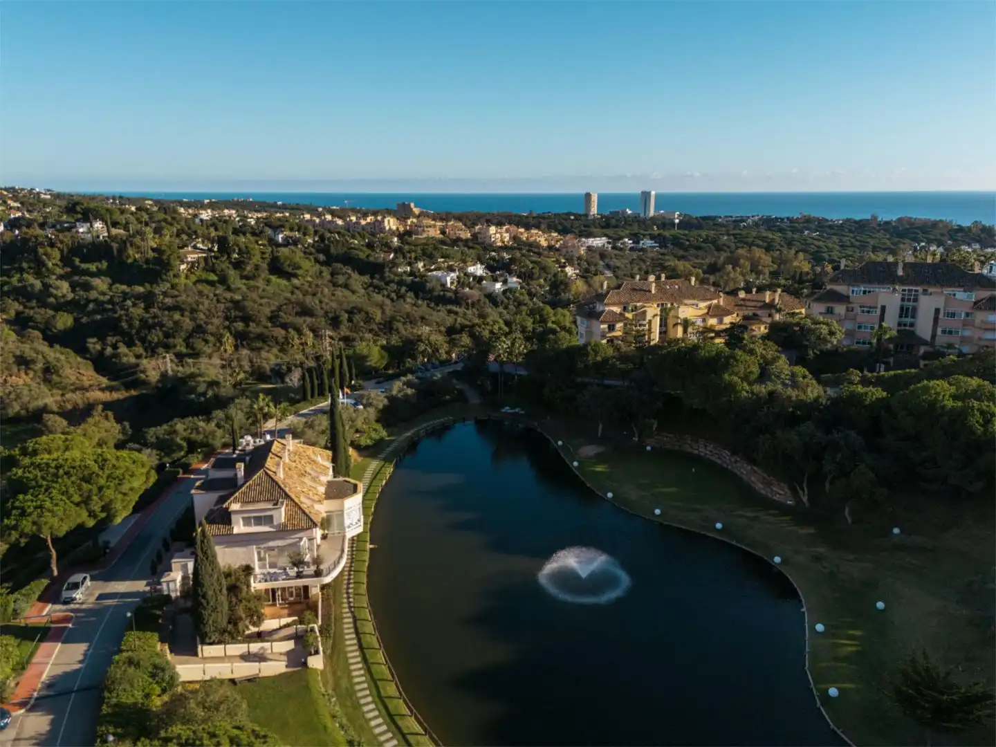 Vista exterior de Pis de lloguer en Marbella amb Aire condicionat, Calefacció i Jardí privat
