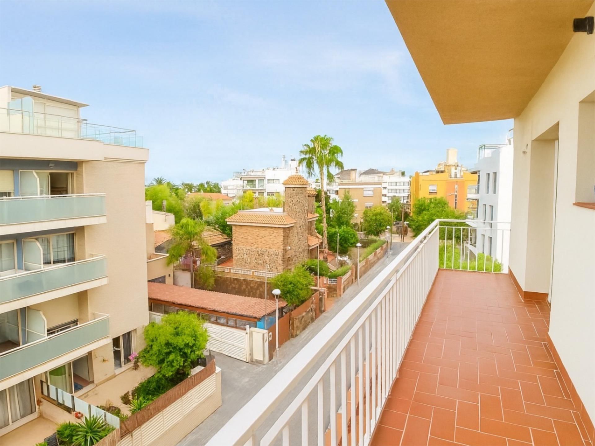 Exterior view of Flat for sale in Vilanova i la Geltrú  with Terrace and Balcony
