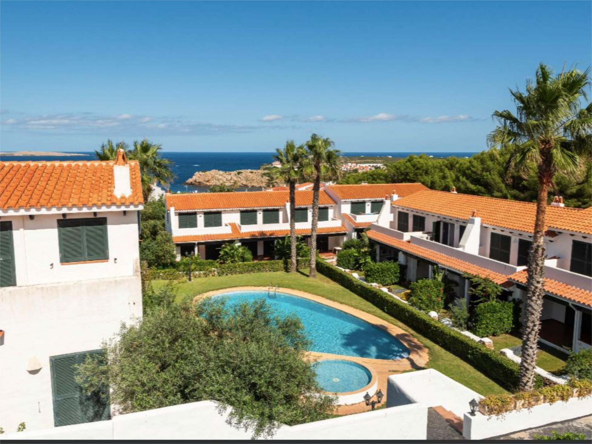 Exterior view of Single-family semi-detached for sale in Es Mercadal  with Private garden, Terrace and Swimming Pool