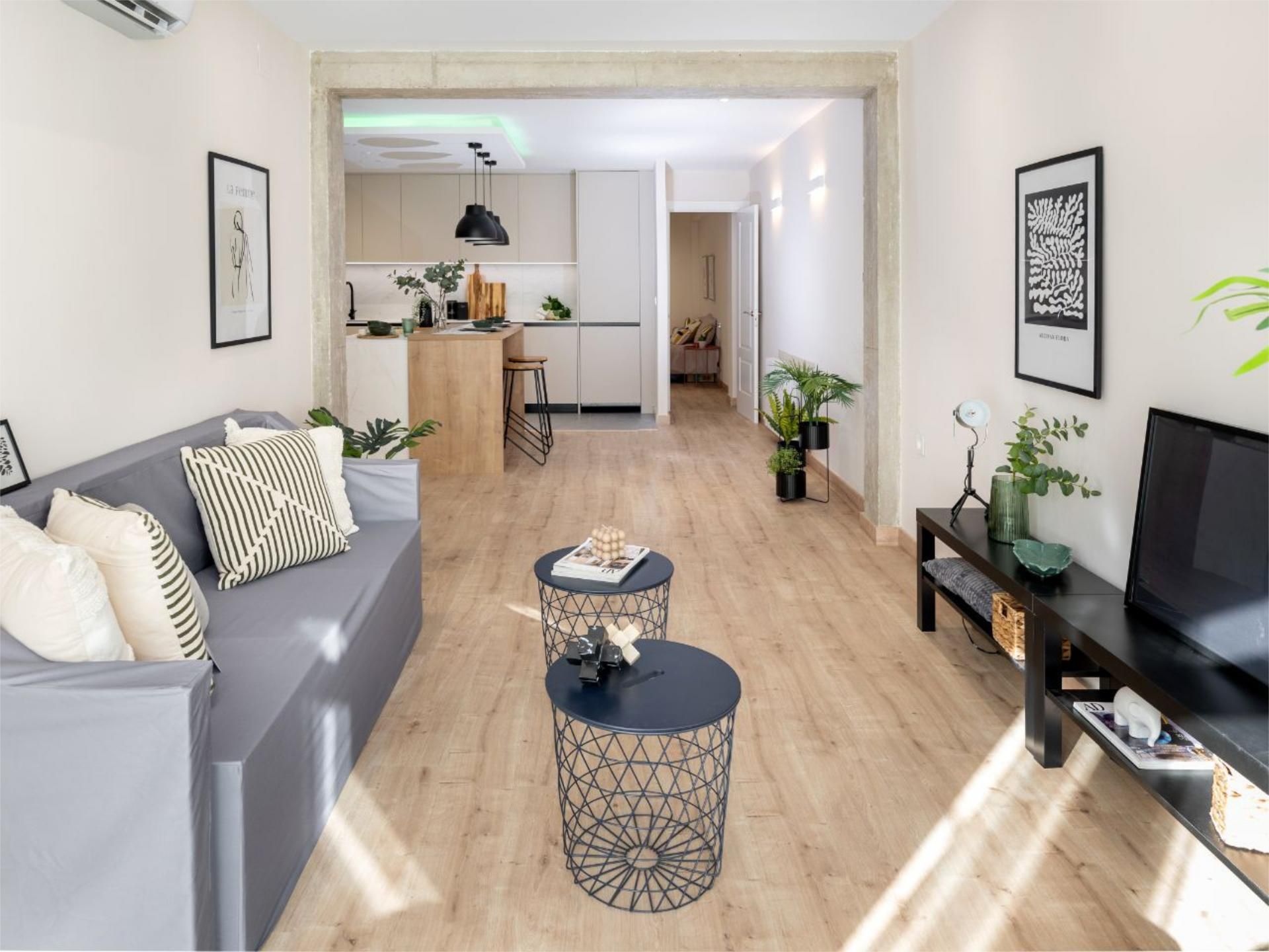 Living room of Flat for sale in  Sevilla Capital  with Terrace and Balcony