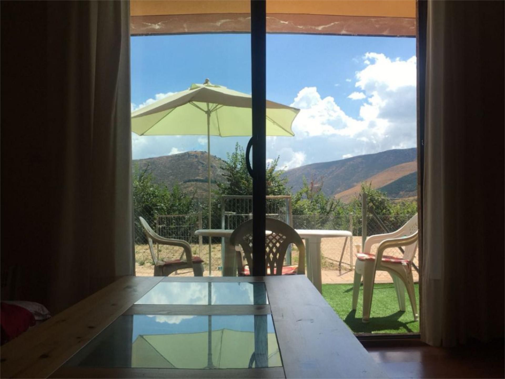 Jardí de Apartament de lloguer en San Juan de Gredos amb Calefacció, Terrassa i Piscina