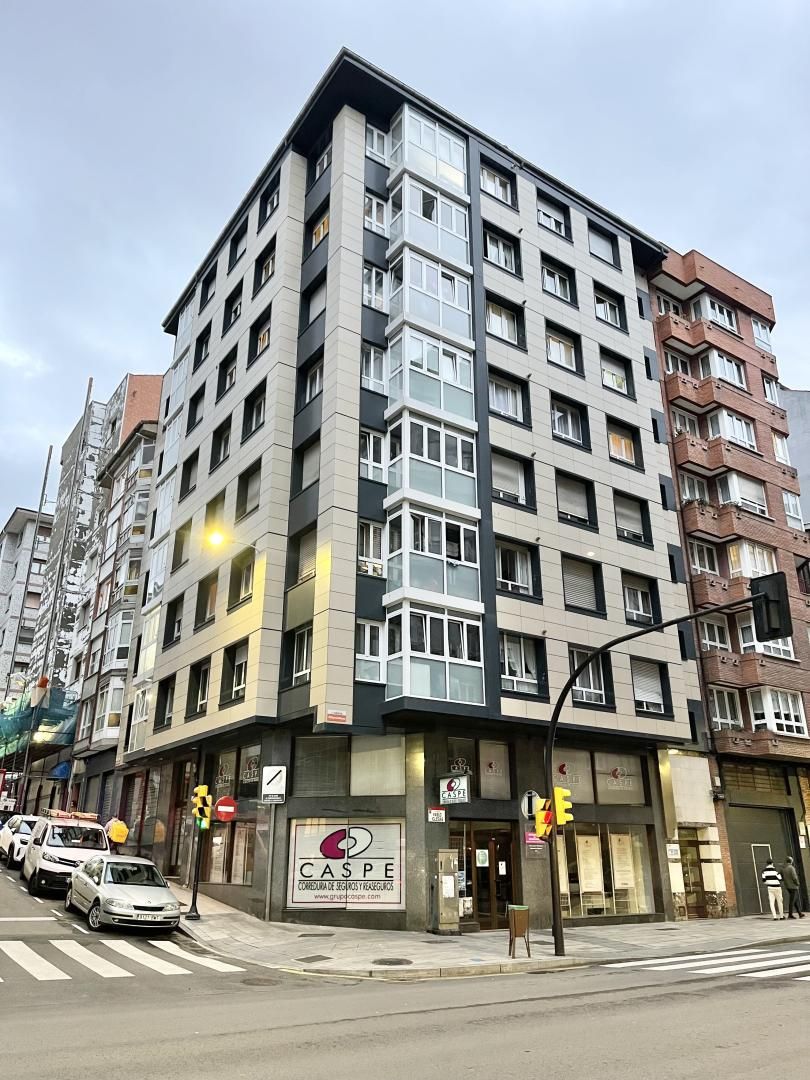 Vista exterior de Pis en venda en Gijón  amb Calefacció