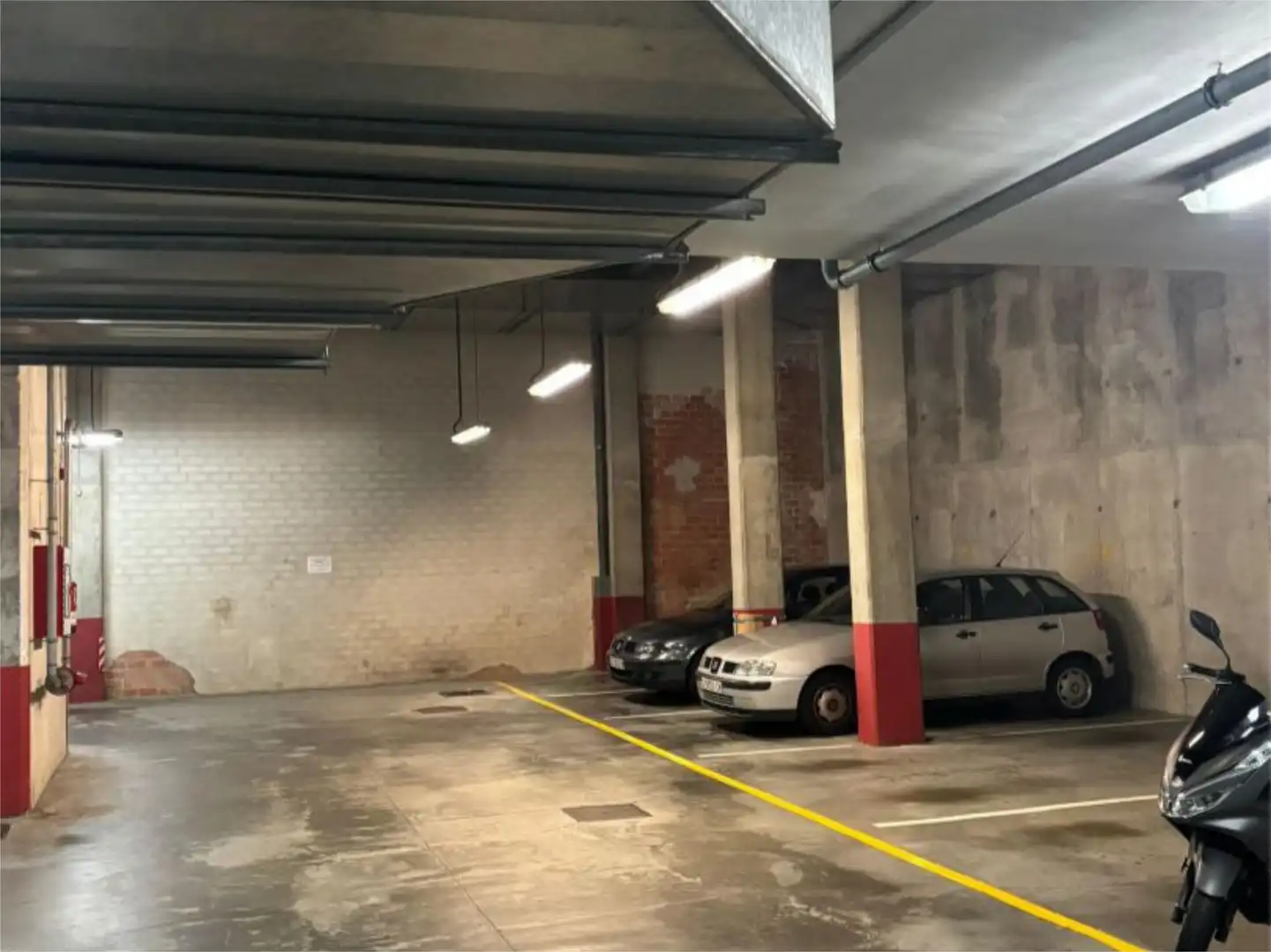 Garage for rent in Praza de Francisco Fernández del Riego, 7, San Lázaro - Meixonfrío Parking of Garage for rent in Santiago de Compostela