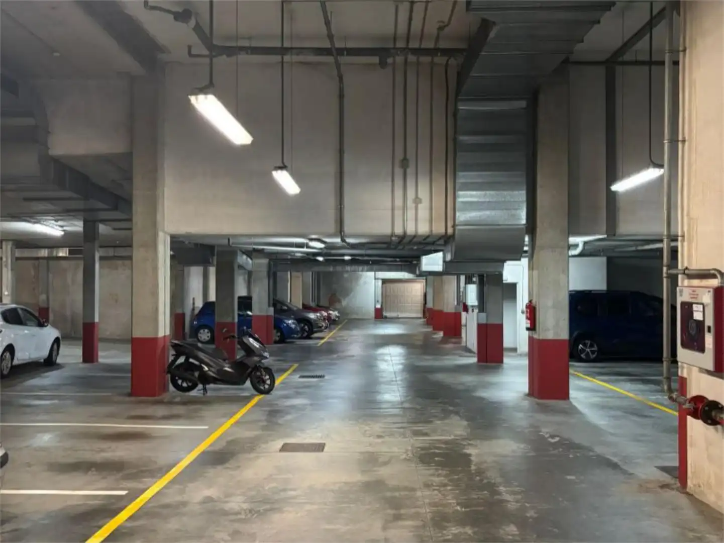 Garage for rent in Praza de Francisco Fernández del Riego, 7, San Lázaro - Meixonfrío Parking of Garage for rent in Santiago de Compostela