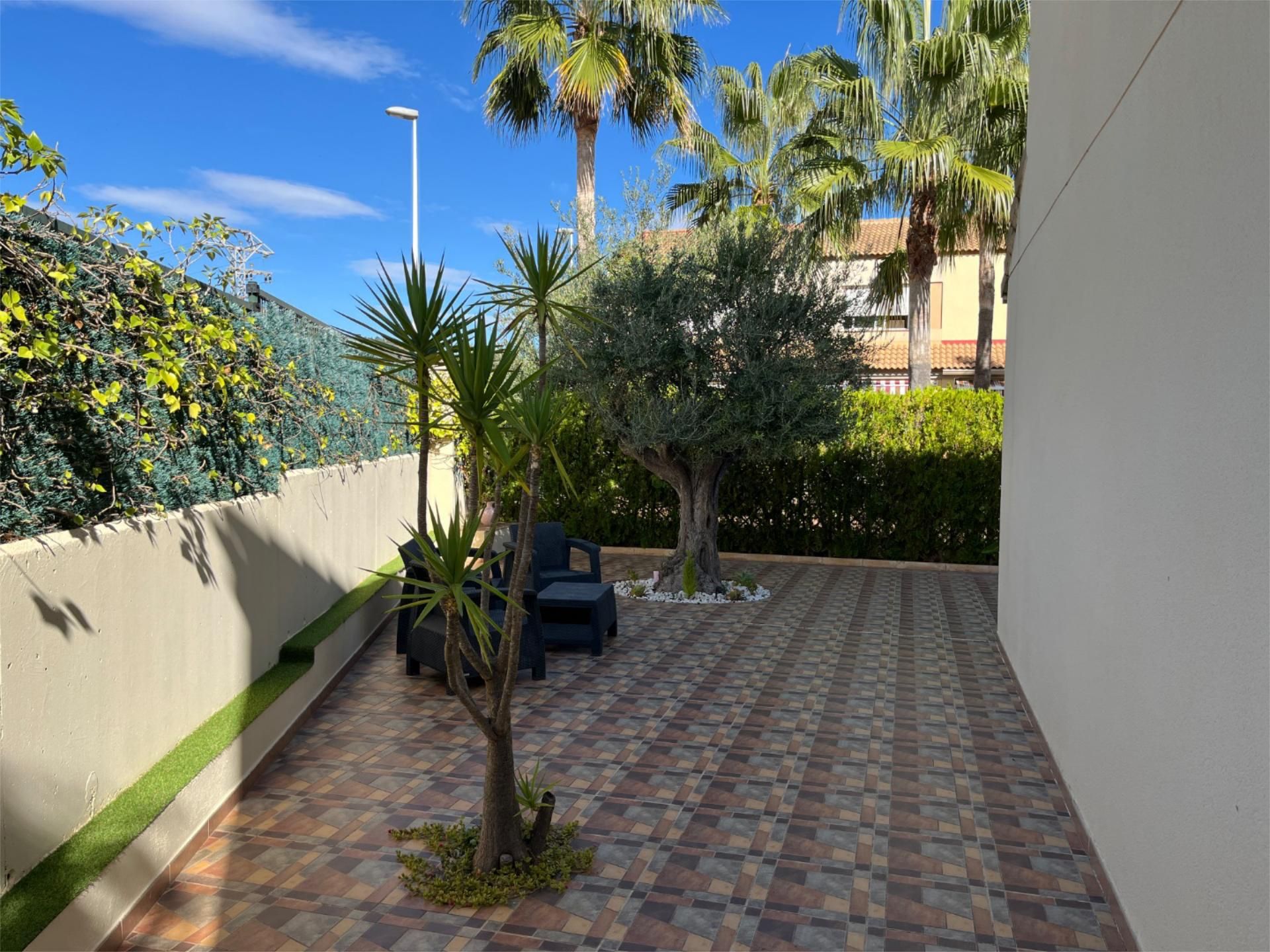 Terrassa de Casa adosada en venda en Oropesa del Mar / Orpesa amb Aire condicionat, Calefacció i Jardí privat