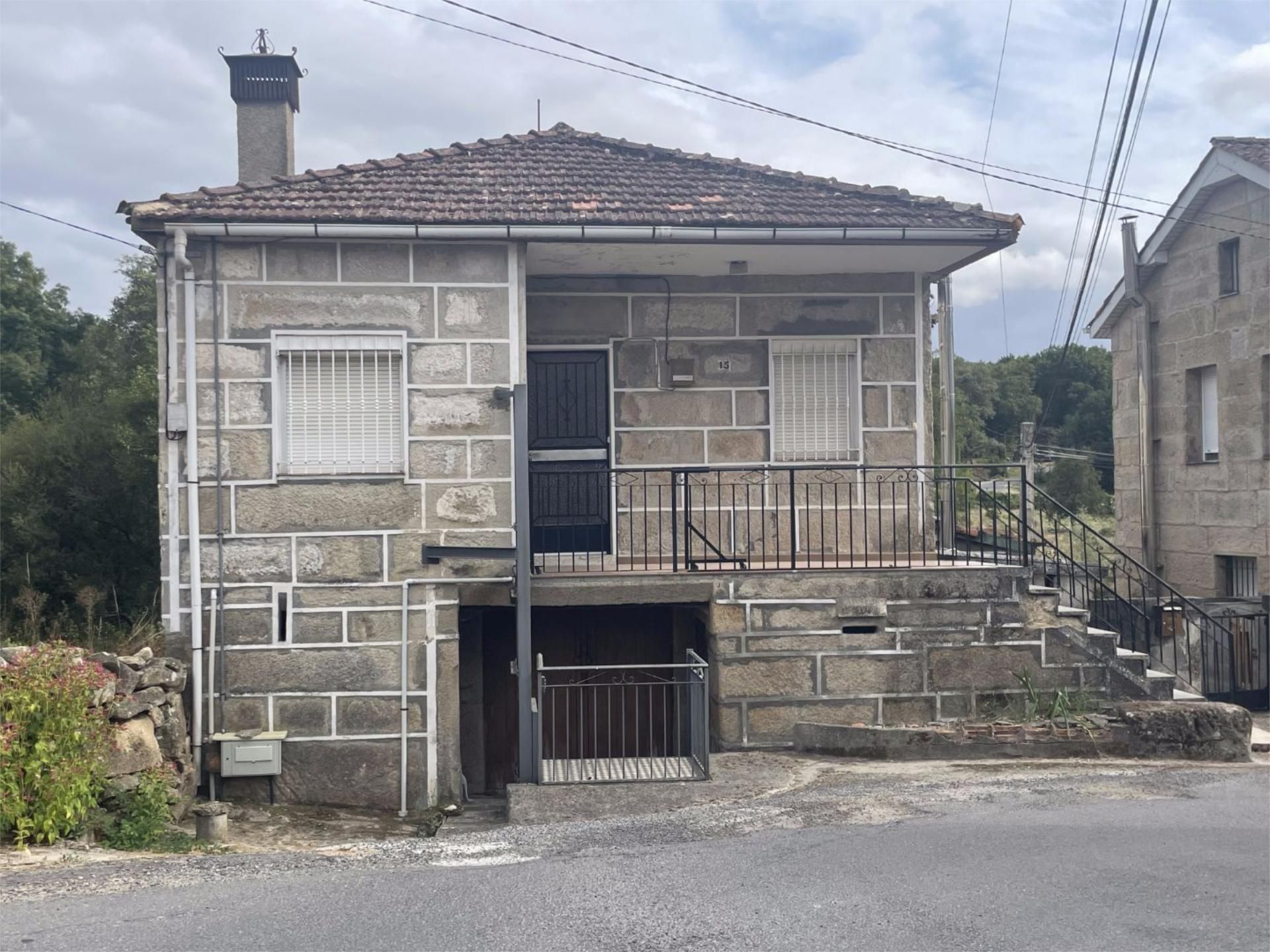 Vista exterior de Pis en venda en Allariz amb Calefacció, Jardí privat i Traster