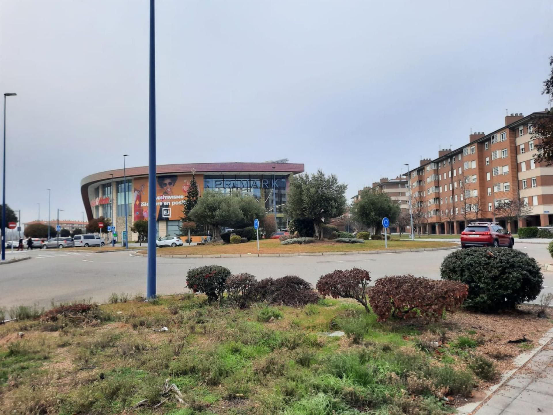 Vista exterior de Pis en venda en León Capital  amb Calefacció, Parquet i Terrassa