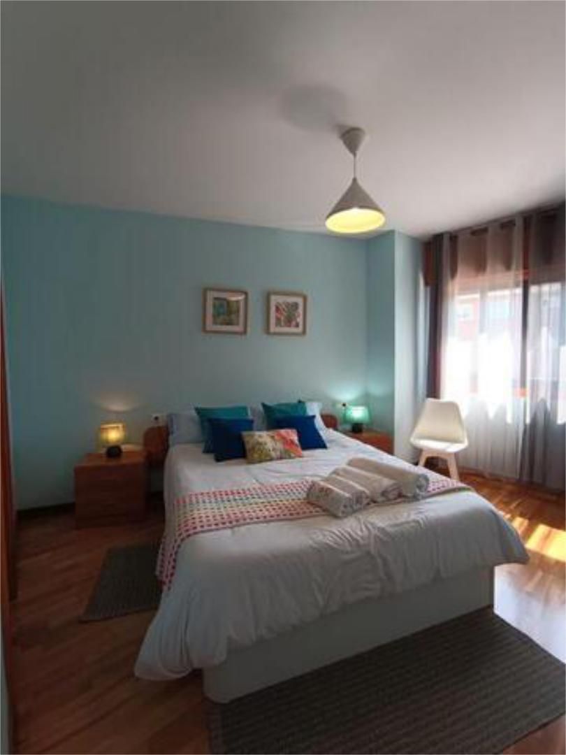 Schlafzimmer von Wohnung miete in As Neves   mit Heizung, Abstellraum und Möbliert