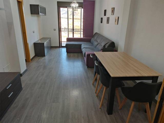 Piso en Alquiler en Calle Tuzani, 2 en Fines