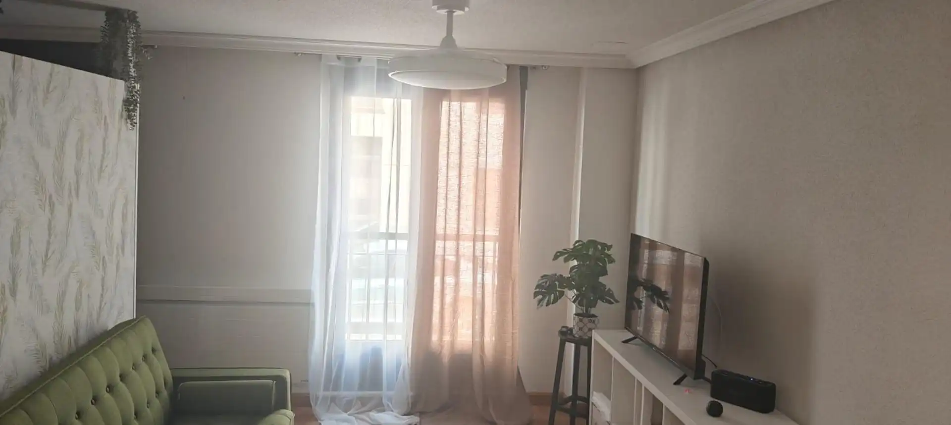 Wohnzimmer von Wohnung zur Miete in La Fuente de San Esteban  mit Heizung, Parkett und Möbliert