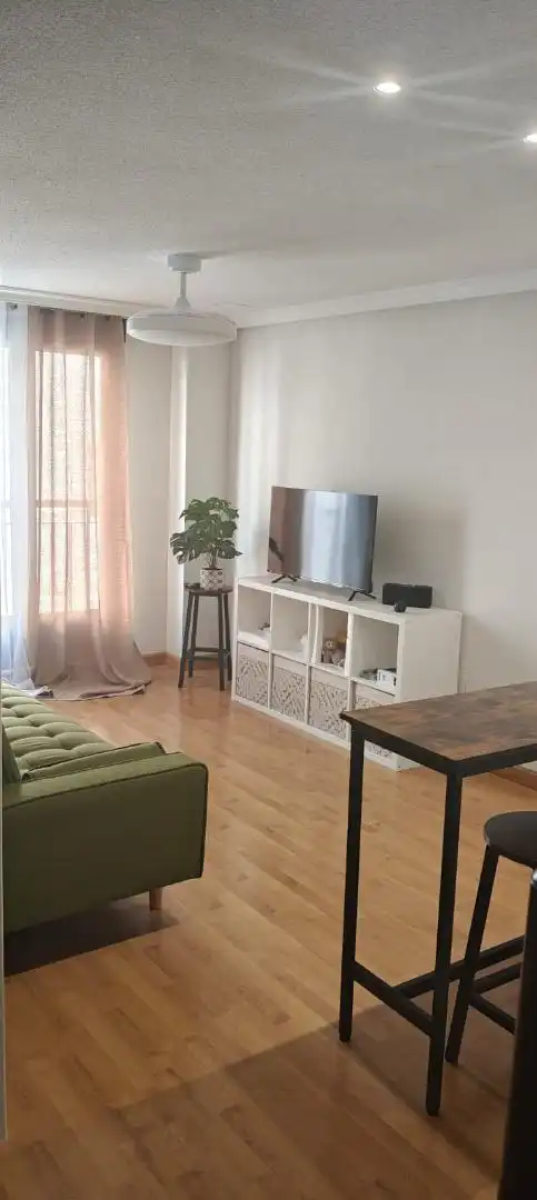 Wohnzimmer von Wohnung zur Miete in La Fuente de San Esteban  mit Heizung, Parkett und Möbliert
