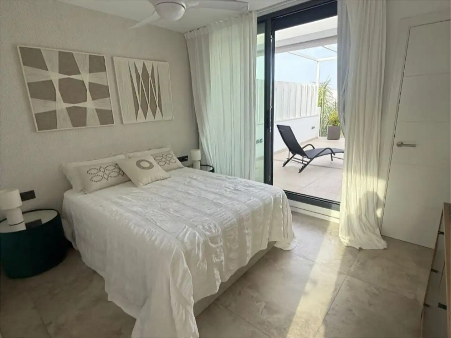 Piso en venta en La Tahona, 1, Zahara Pueblo Habitación de Piso en venta en Zahara de los Atunes con Aire acondicionado, Calefacción y Terraza