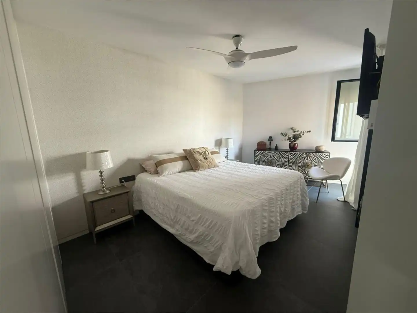 Piso en venta en La Tahona, 1, Zahara Pueblo Habitación de Piso en venta en Zahara de los Atunes con Aire acondicionado, Calefacción y Terraza