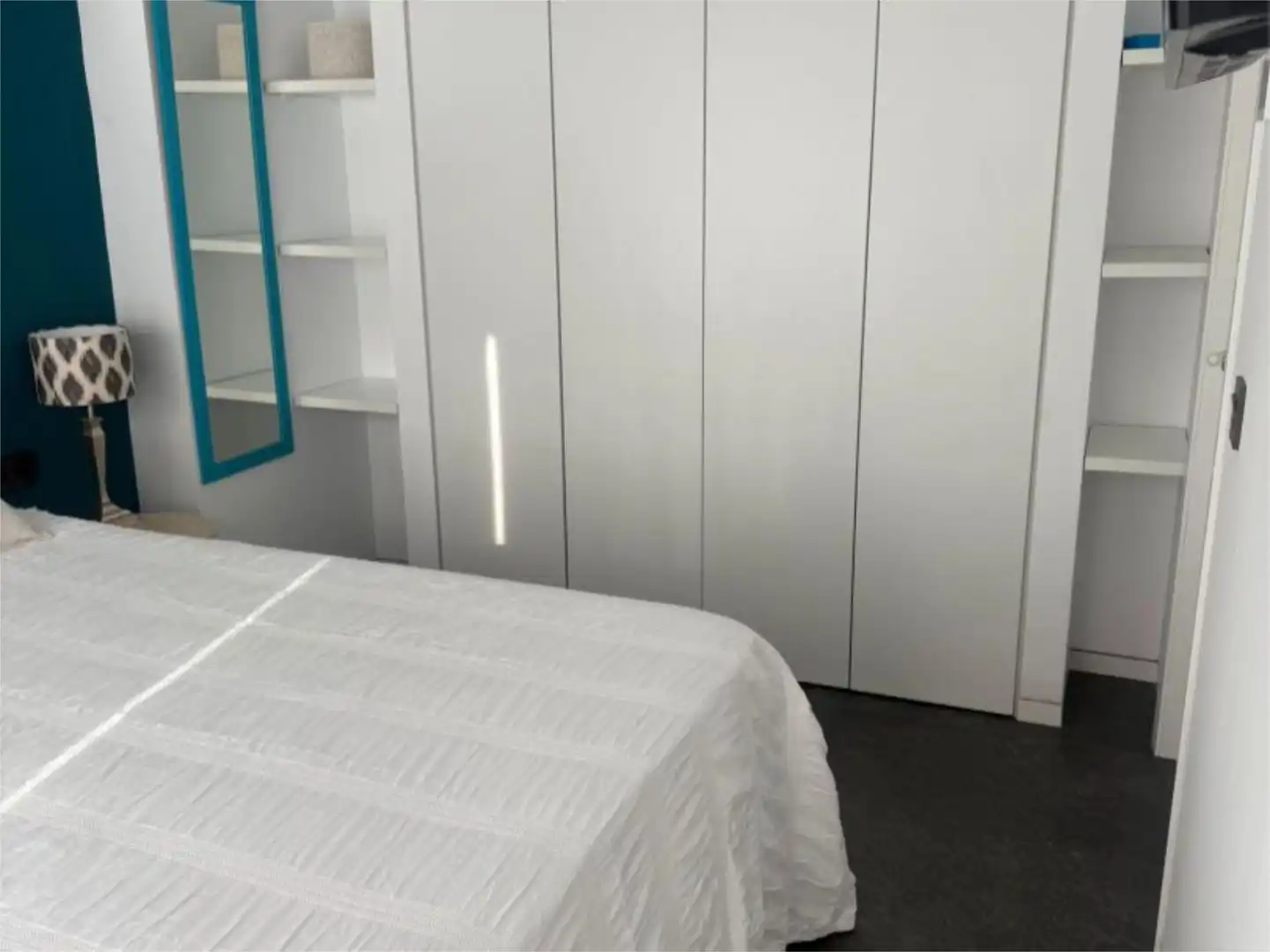 Piso en venta en La Tahona, 1, Zahara Pueblo Habitación de Piso en venta en Zahara de los Atunes con Aire acondicionado, Calefacción y Terraza