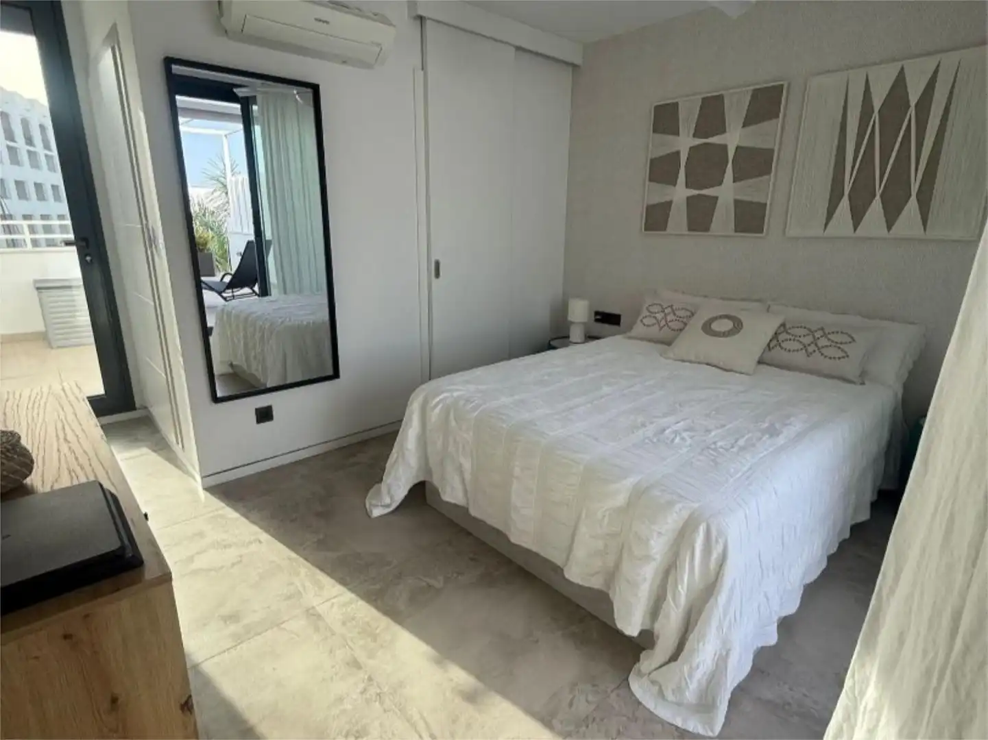 Piso en venta en La Tahona, 1, Zahara Pueblo Habitación de Piso en venta en Zahara de los Atunes con Aire acondicionado, Calefacción y Terraza