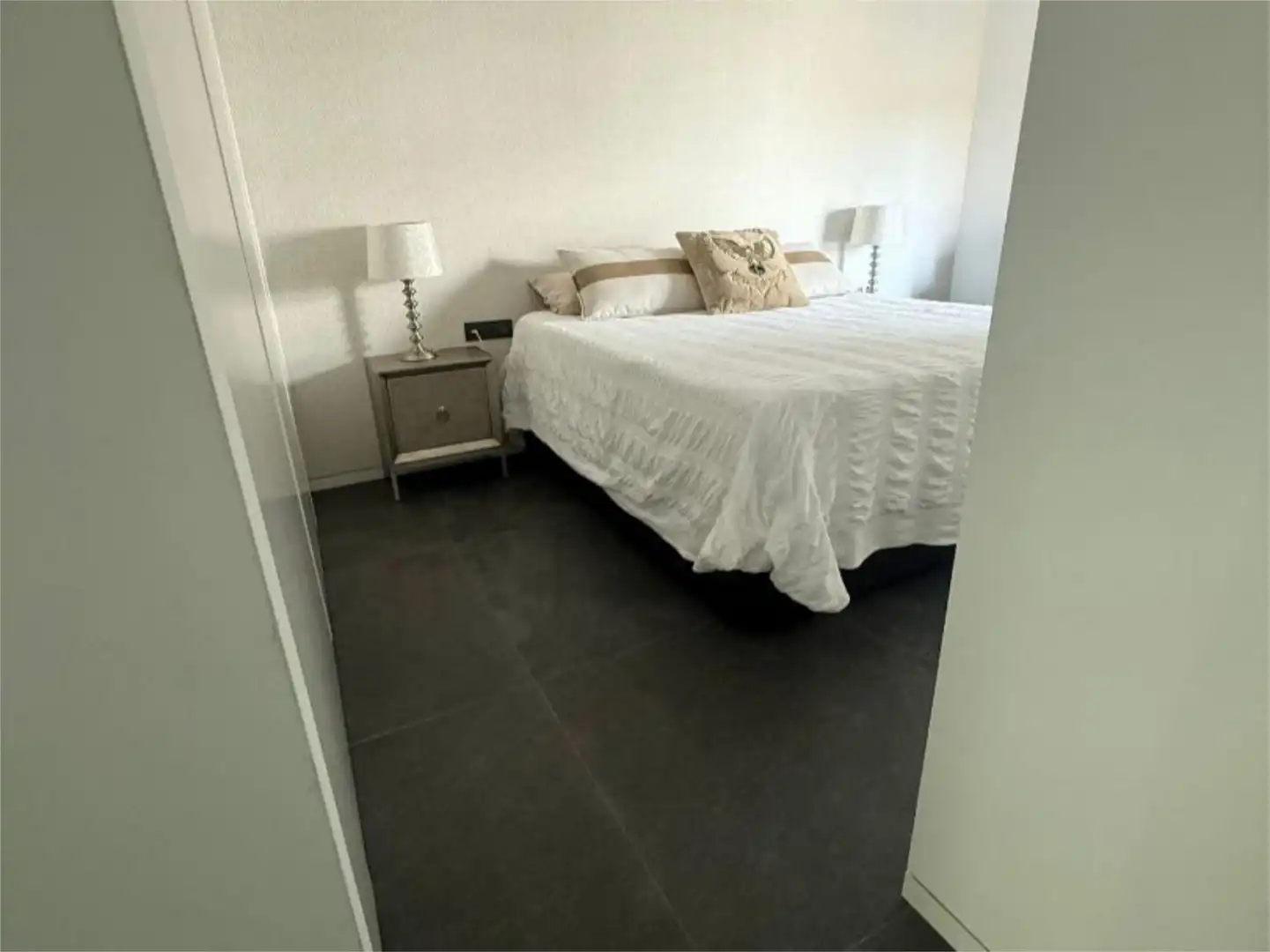 Piso en venta en La Tahona, 1, Zahara Pueblo Habitación de Piso en venta en Zahara de los Atunes con Aire acondicionado, Calefacción y Terraza