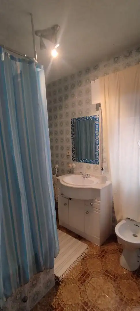 Baño de Piso en venta en Arandilla con Calefacción, Amueblado y Microondas