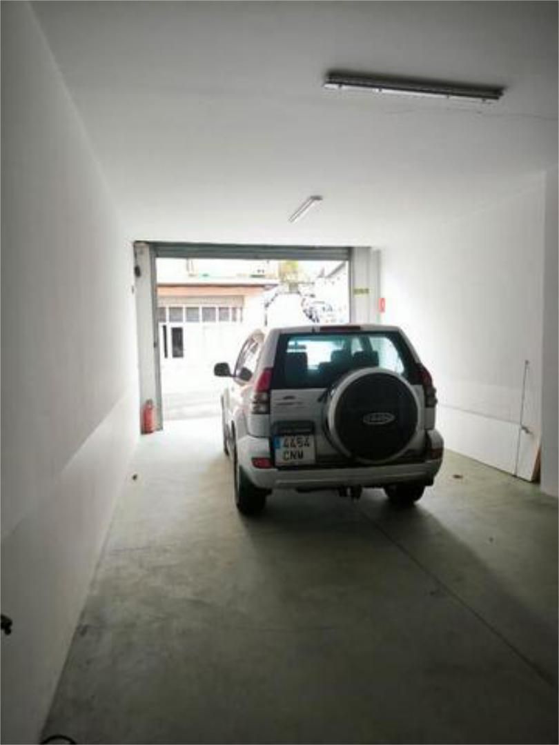 Parking of Box room to rent in Maceda