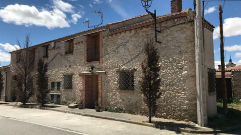 Foto 2 de Casa adosada en venta en Calle Sangarcía, 8, Santa María la Real de Nieva, Segovia