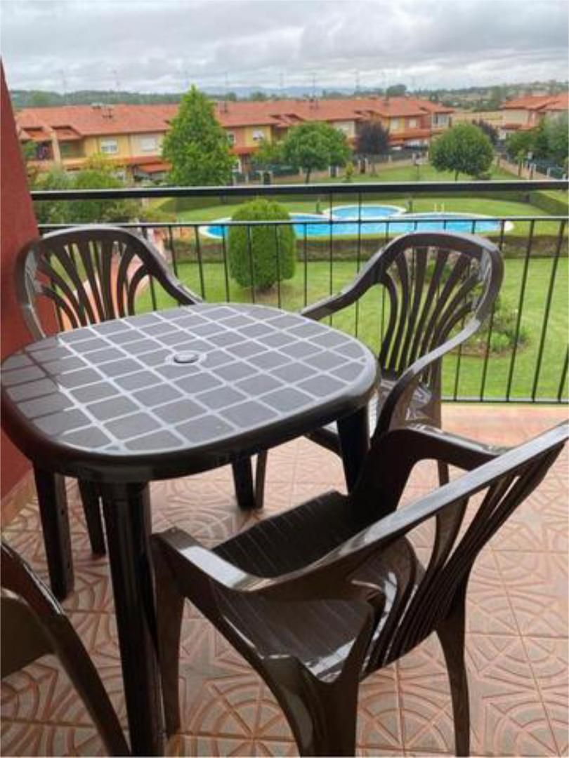 Terraza de Piso de alquiler en Villarcayo de Merindad de Castilla la Vieja con Calefacción, Jardín privado y Terraza