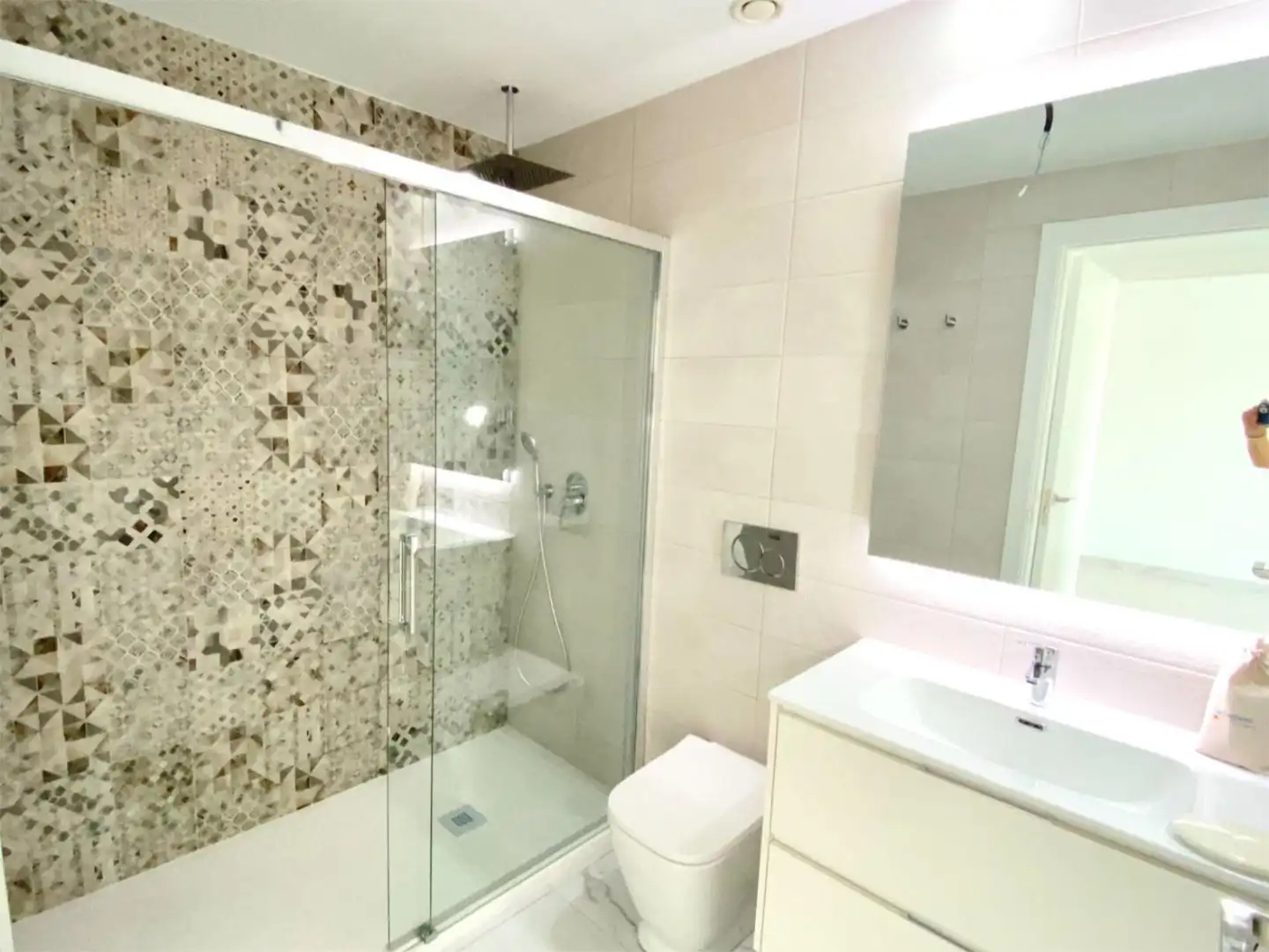 Baño de Piso en venta en Torrevieja con Aire acondicionado, Jardín privado y Terraza