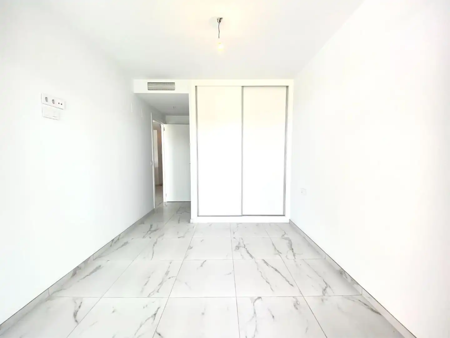 Habitación de Piso en venta en Torrevieja con Aire acondicionado, Jardín privado y Terraza