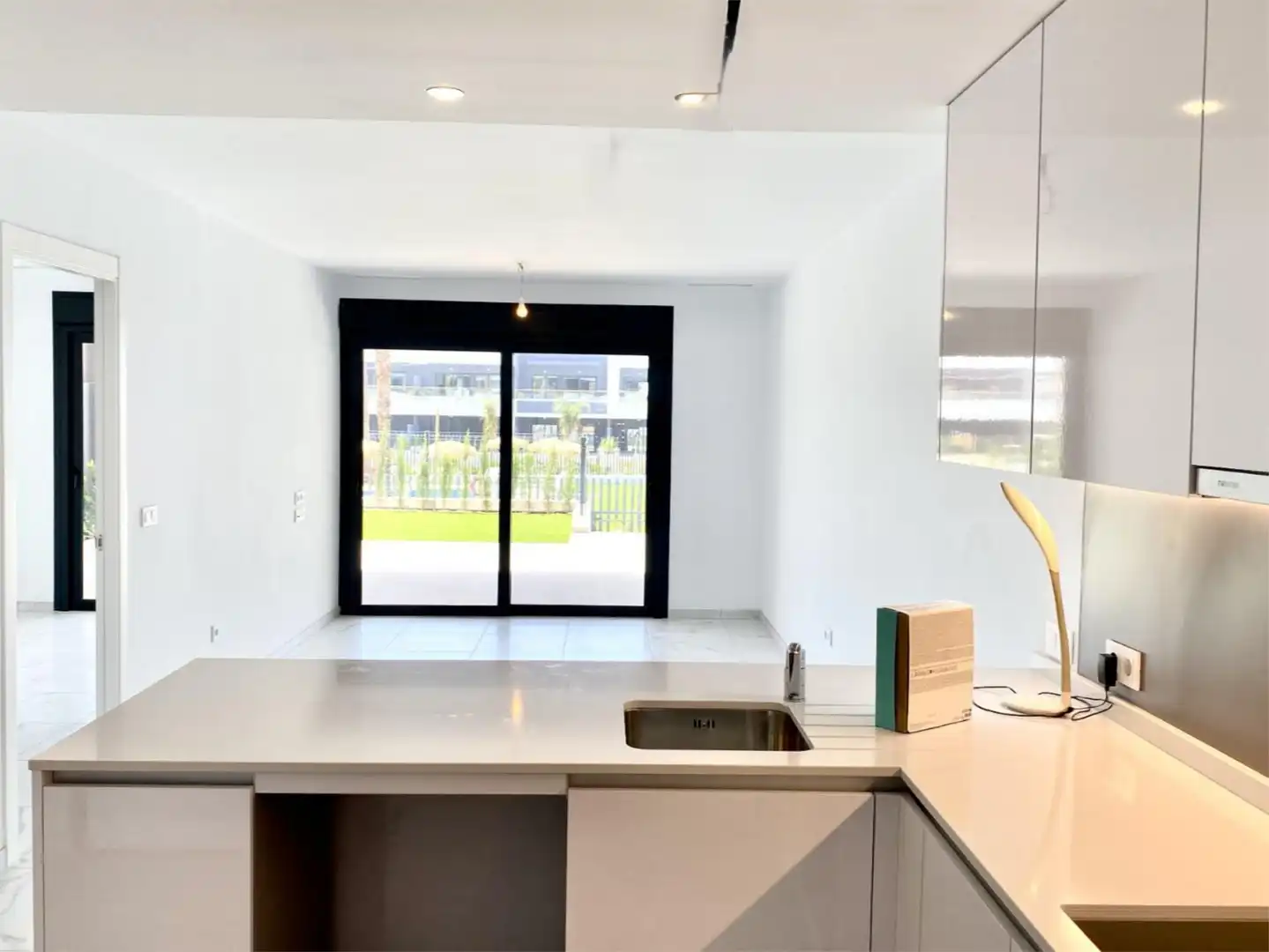 Cocina de Piso en venta en Torrevieja con Aire acondicionado, Jardín privado y Terraza