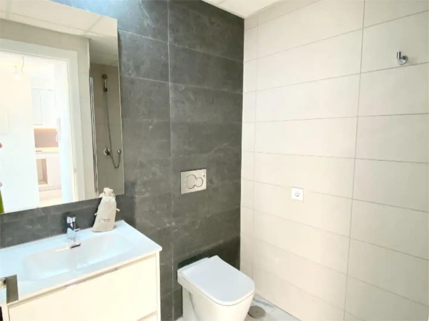 Baño de Piso en venta en Torrevieja con Aire acondicionado, Jardín privado y Terraza