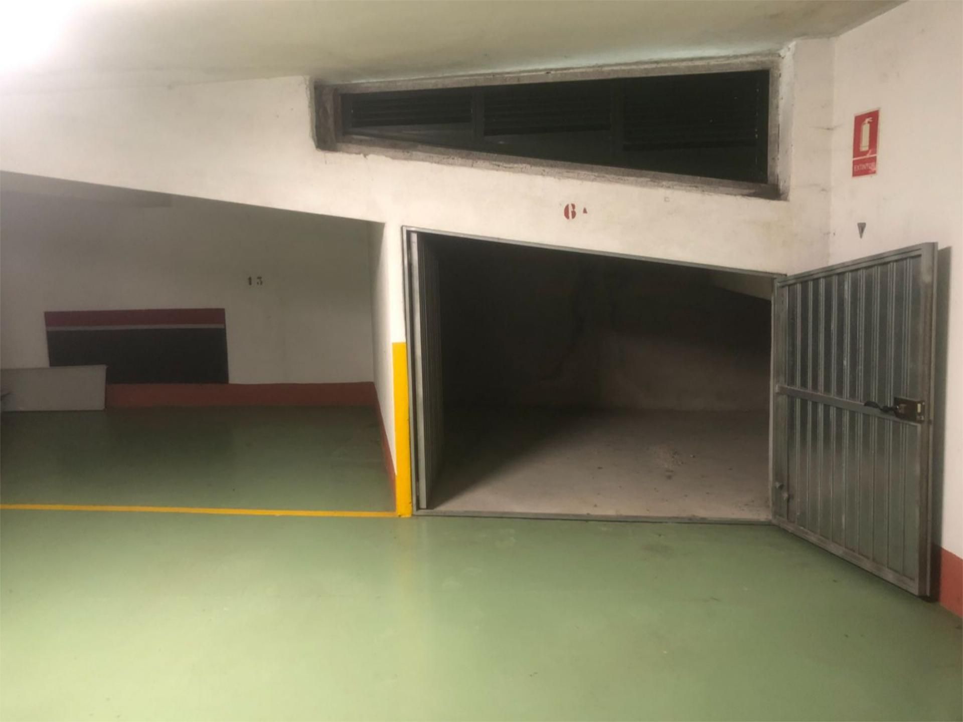 Parking of Box room to rent in Rianxo
