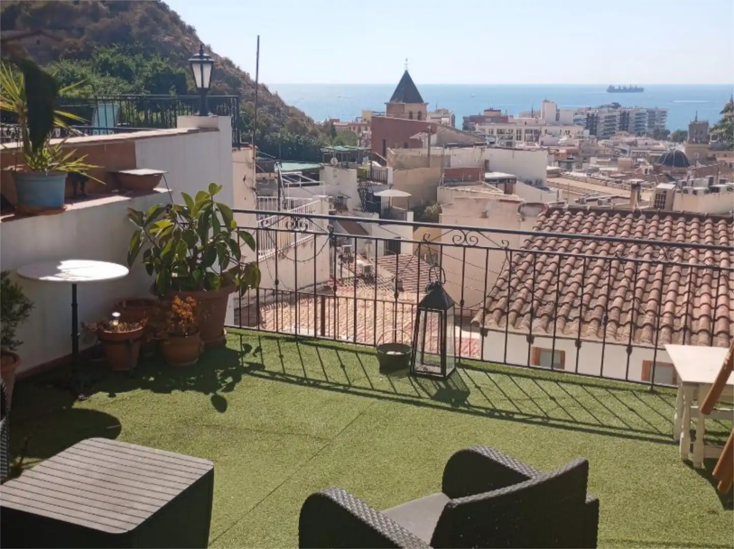 Casa adosada en venda a Calle San Antonio, 25, Casco Antiguo - Sta. Cruz - Ayuntamiento Terrassa de Casa adosada en venda en Alicante / Alacant amb Aire condicionat, Calefacció i Terrassa