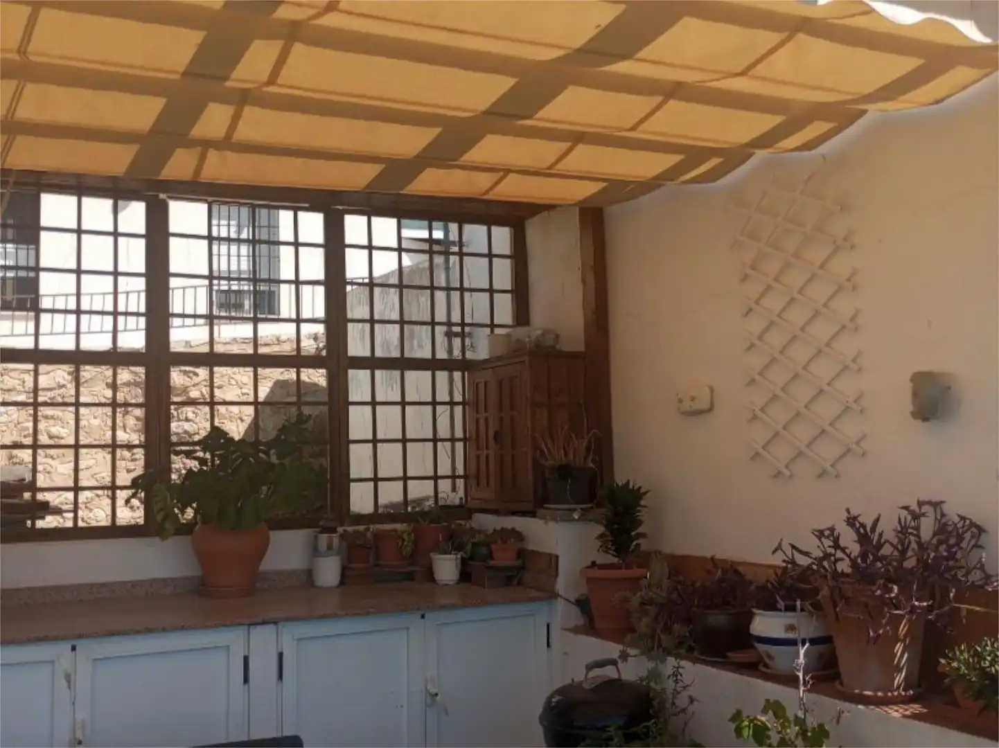 Casa adosada en venda a Calle San Antonio, 25, Casco Antiguo - Sta. Cruz - Ayuntamiento Cuina de Casa adosada en venda en Alicante / Alacant amb Aire condicionat, Calefacció i Terrassa