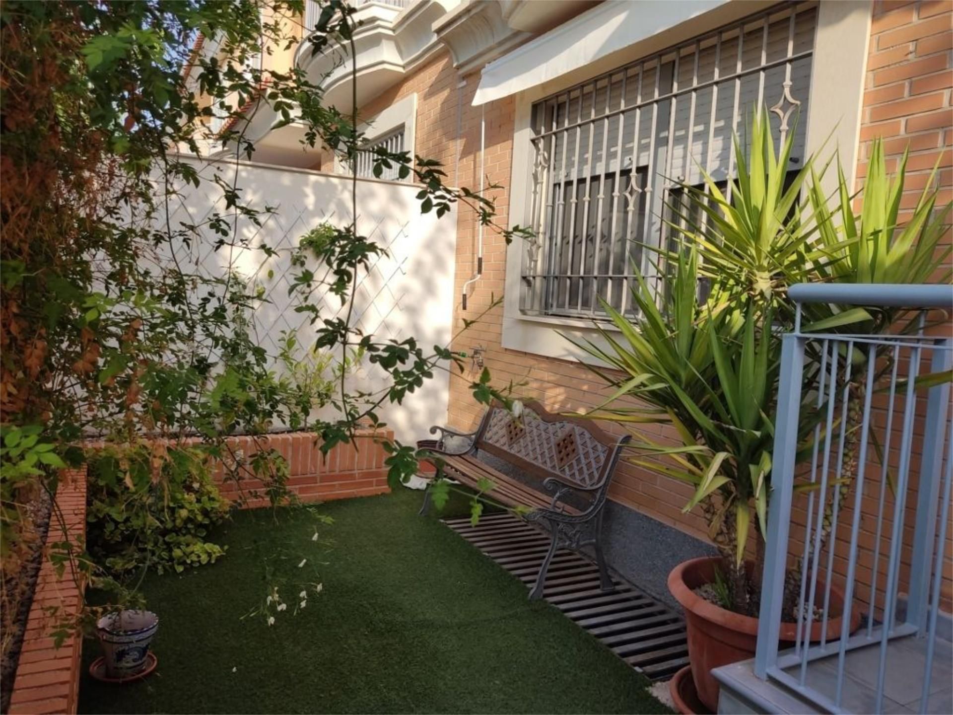 Jardí de Casa adosada de lloguer en  Murcia Capital amb Aire condicionat, Calefacció i Piscina