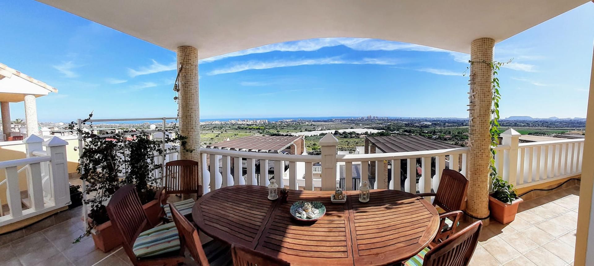 Single-family semi-detached to rent in Carrer de la Camamil la, 16, Bonalba - Cotoveta