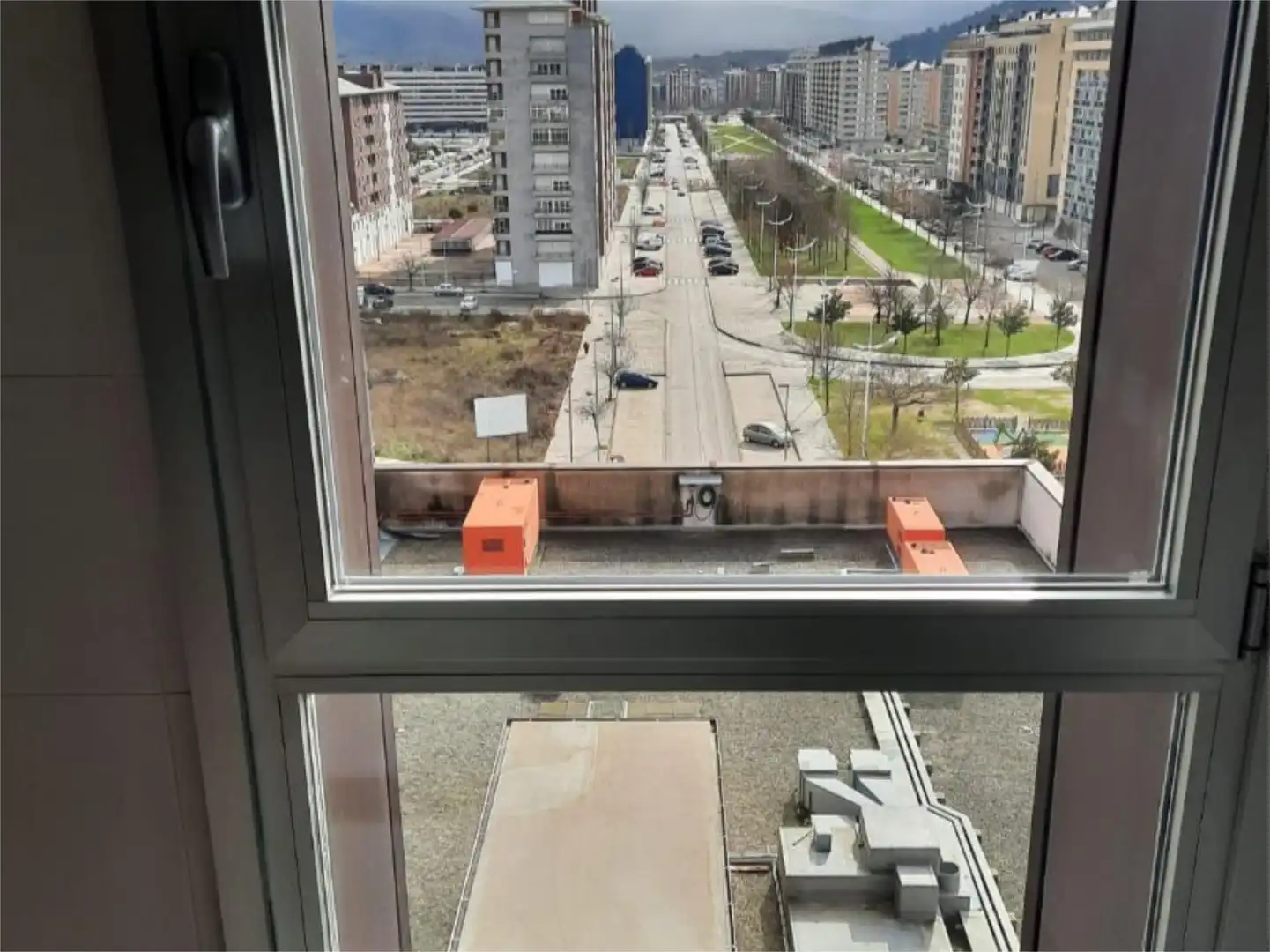Pis en venda a Calle Ronda Norte, 7, Centro Vista exterior de Pis en venda en Ponferrada amb Calefacció, Parquet i Traster