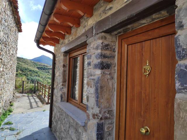 Piso en Alquiler en Calle la Congosta, 5 en Villamanín