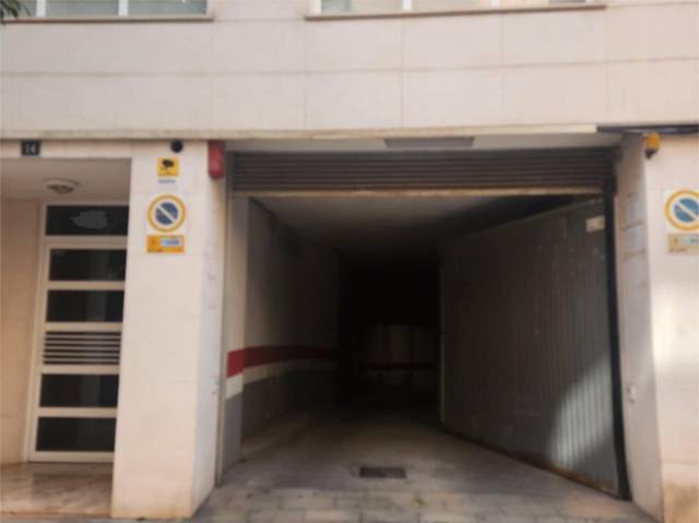 Garaje en Alquiler en Calle Capitán Dema, 14 en Benalúa