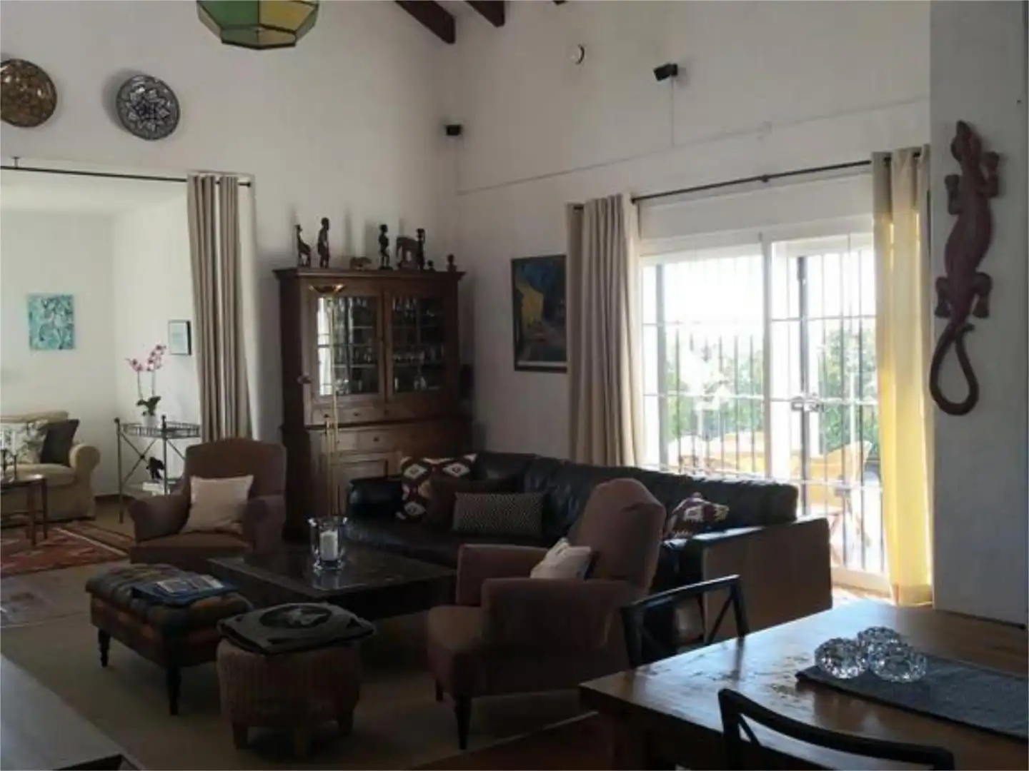 Houses for sale in Diseminado Bujeo Valeriano, 11, Los Llanos Living room of Houses for sale in Estepona with Terrace, Swimming Pool and Balcony