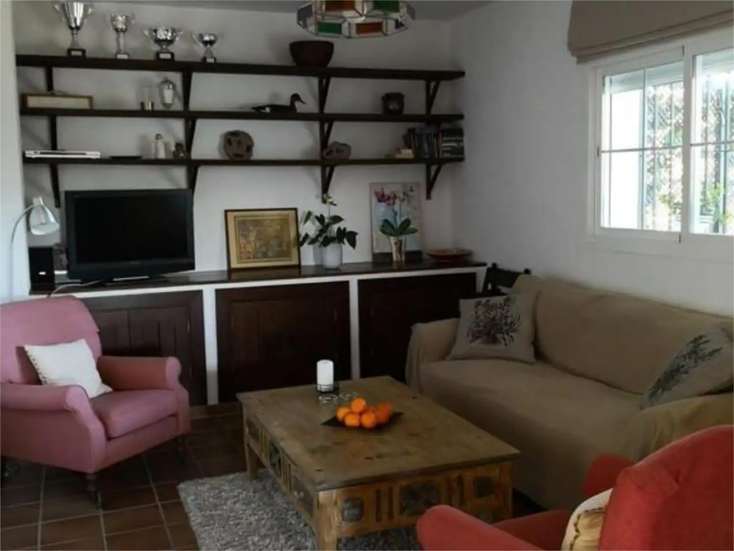 Houses for sale in Diseminado Bujeo Valeriano, 11, Los Llanos Living room of Houses for sale in Estepona with Terrace, Swimming Pool and Balcony