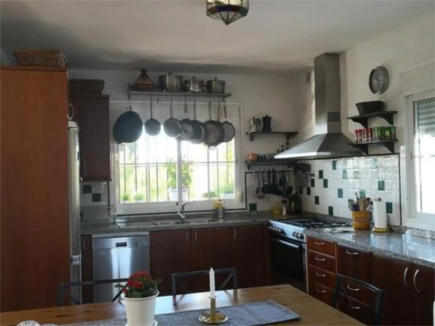 Houses for sale in Diseminado Bujeo Valeriano, 11, Los Llanos Kitchen of Houses for sale in Estepona with Terrace, Swimming Pool and Balcony