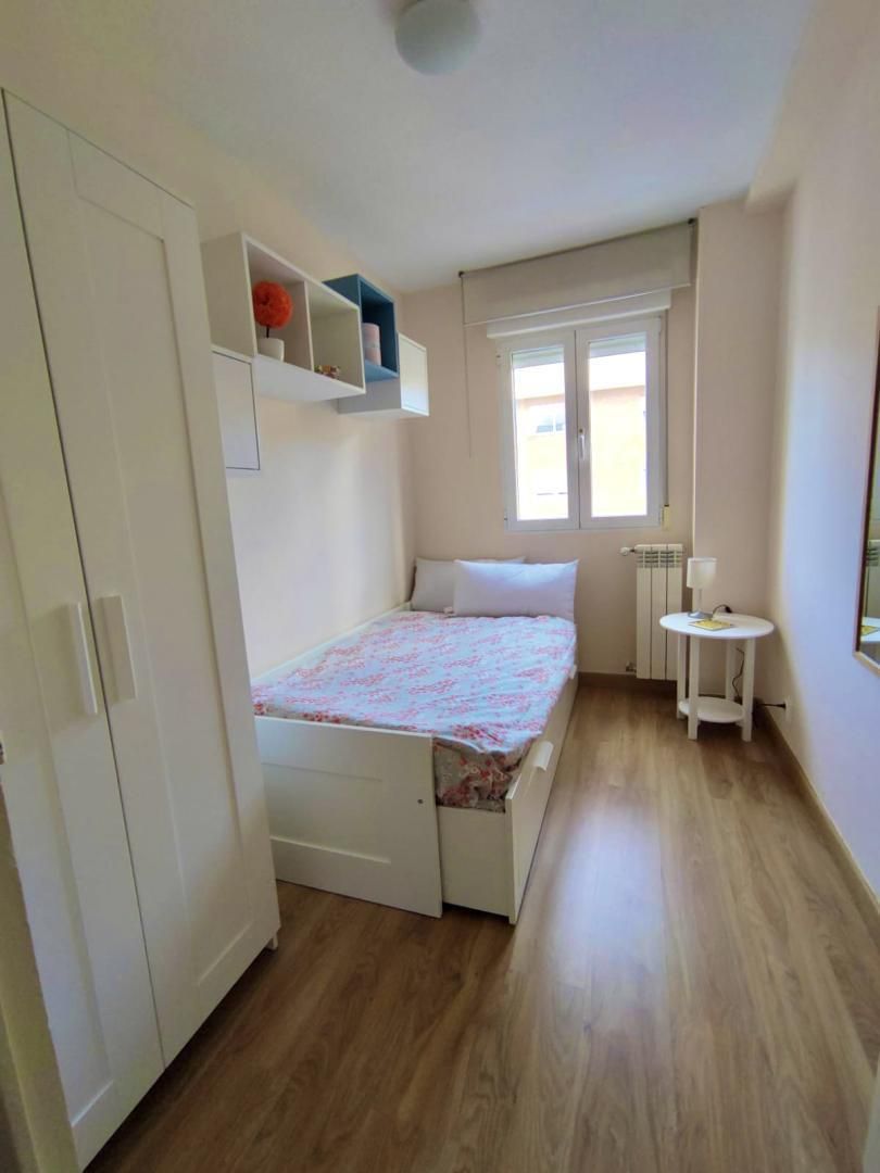 Flat to share in Calle Ricaposada, Centro