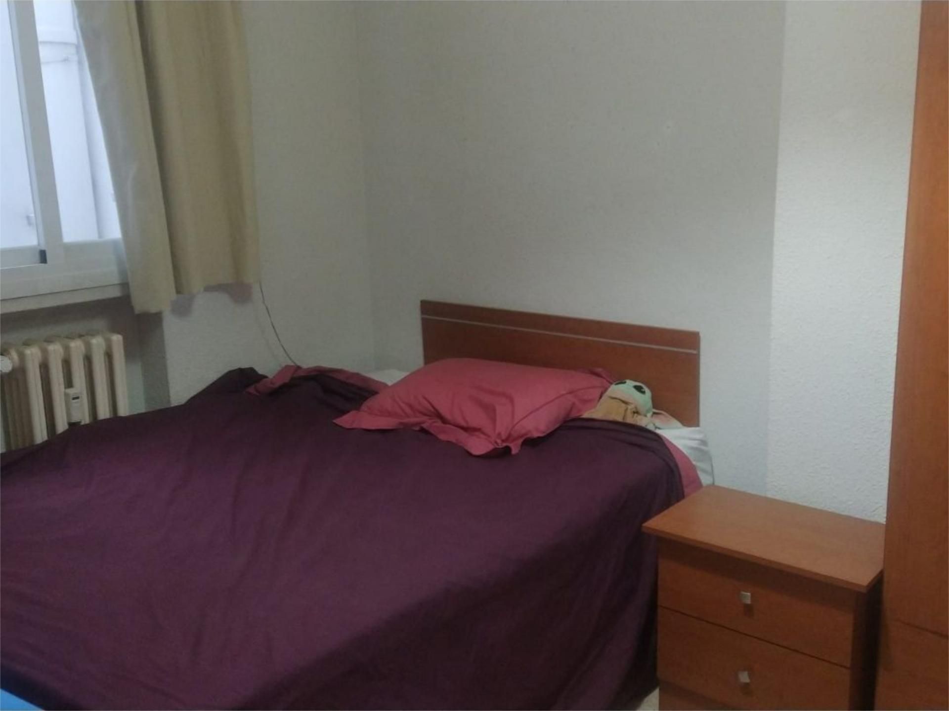 Habitación de Piso para compartir en Alcalá de Henares con Calefacción, Terraza y Amueblado
