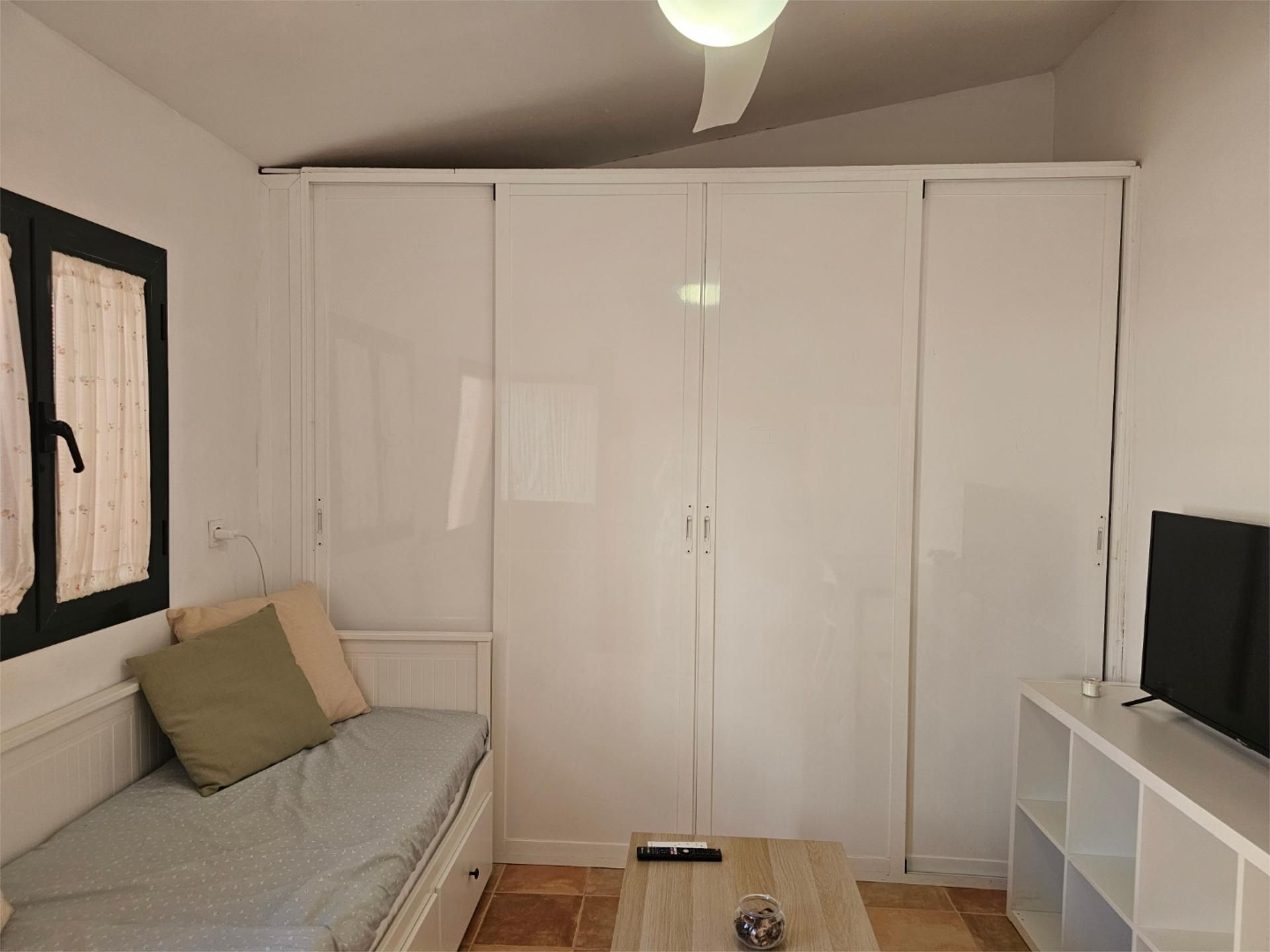 Dormitori de Estudi de lloguer en Espartinas amb Jardí privat, Terrassa i Moblat