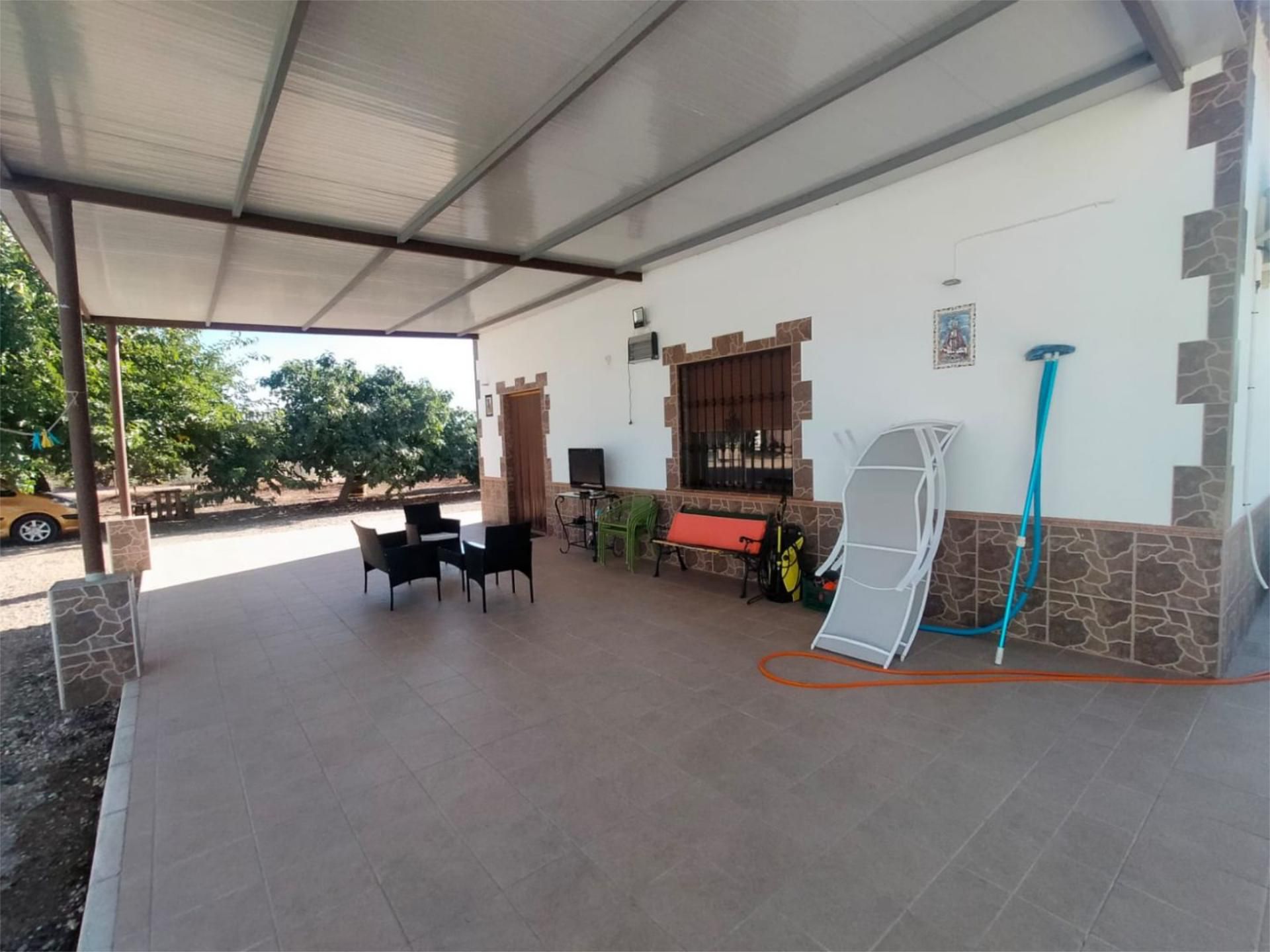 Terrassa de Finca rústica en venda en Marmolejo amb Aire condicionat, Jardí privat i Traster