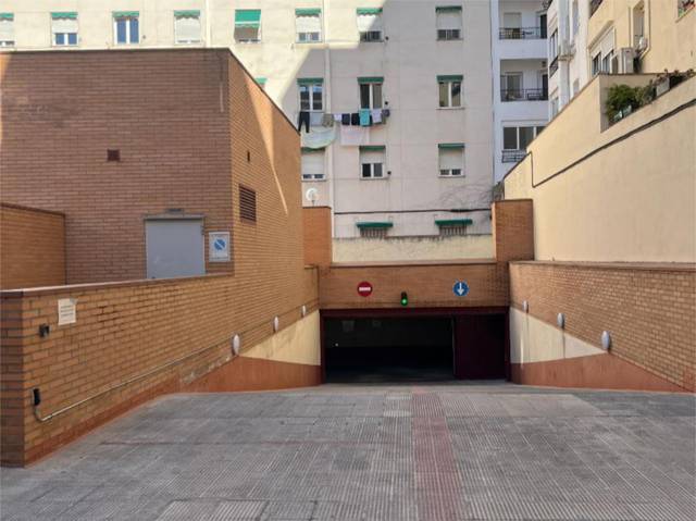 Garaje en Alquiler en Calle del Robledillo, 21 en Ríos Rosas - Nuevos Ministerios