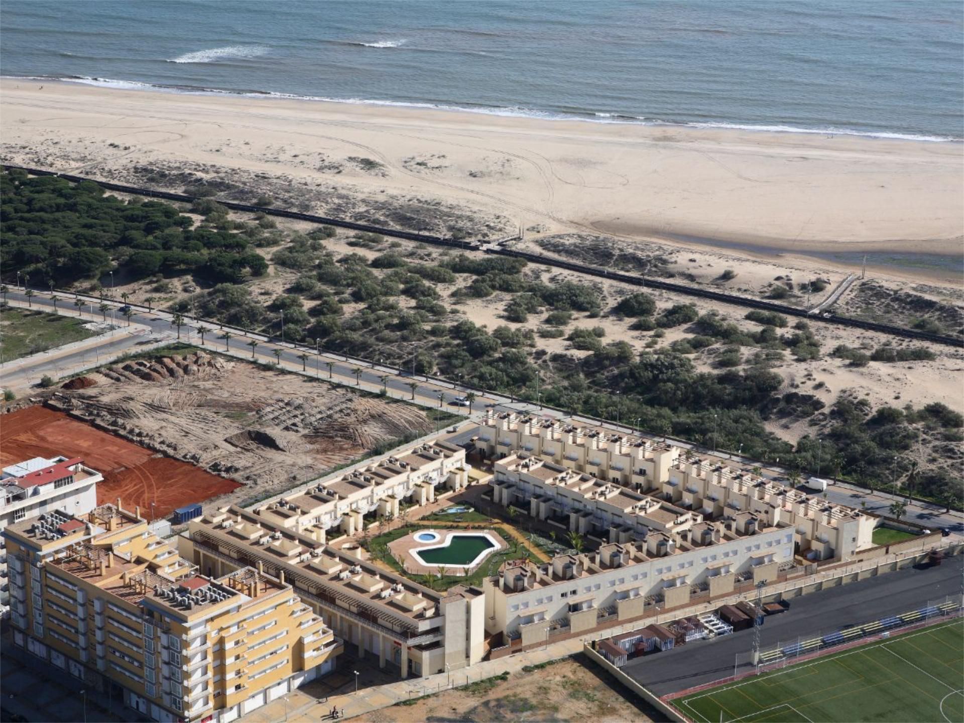 Vista exterior de Pis en venda en Isla Cristina amb Aire condicionat, Jardí privat i Terrassa